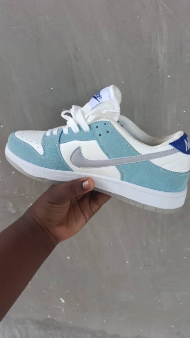 Nike Sneakers — Modèle 002