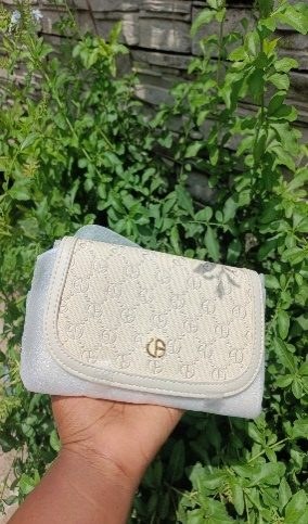 Pochette longue à corde Chrisbella Off-White