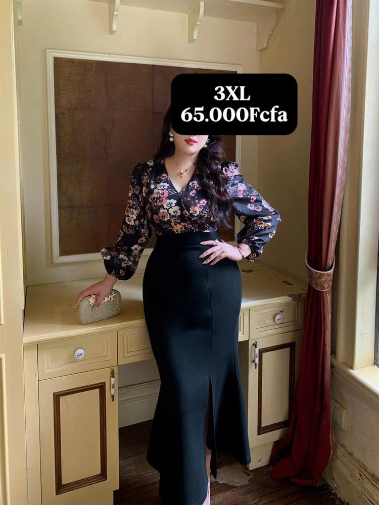 Robe Bleu Nuit Fleuri — visuel 1